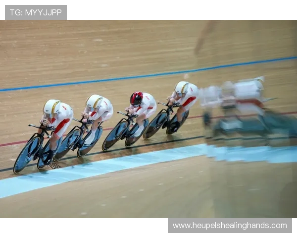 场地自行车团体追逐赛速度突破